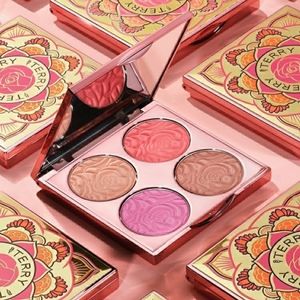 👄NEW👄BNIB LE By Terry Beach Bomb Face Palette!!